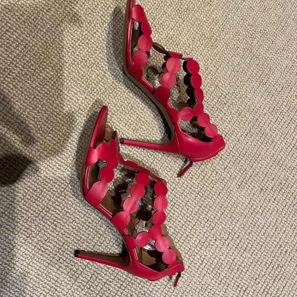 Alaia - Picture 2 of 4